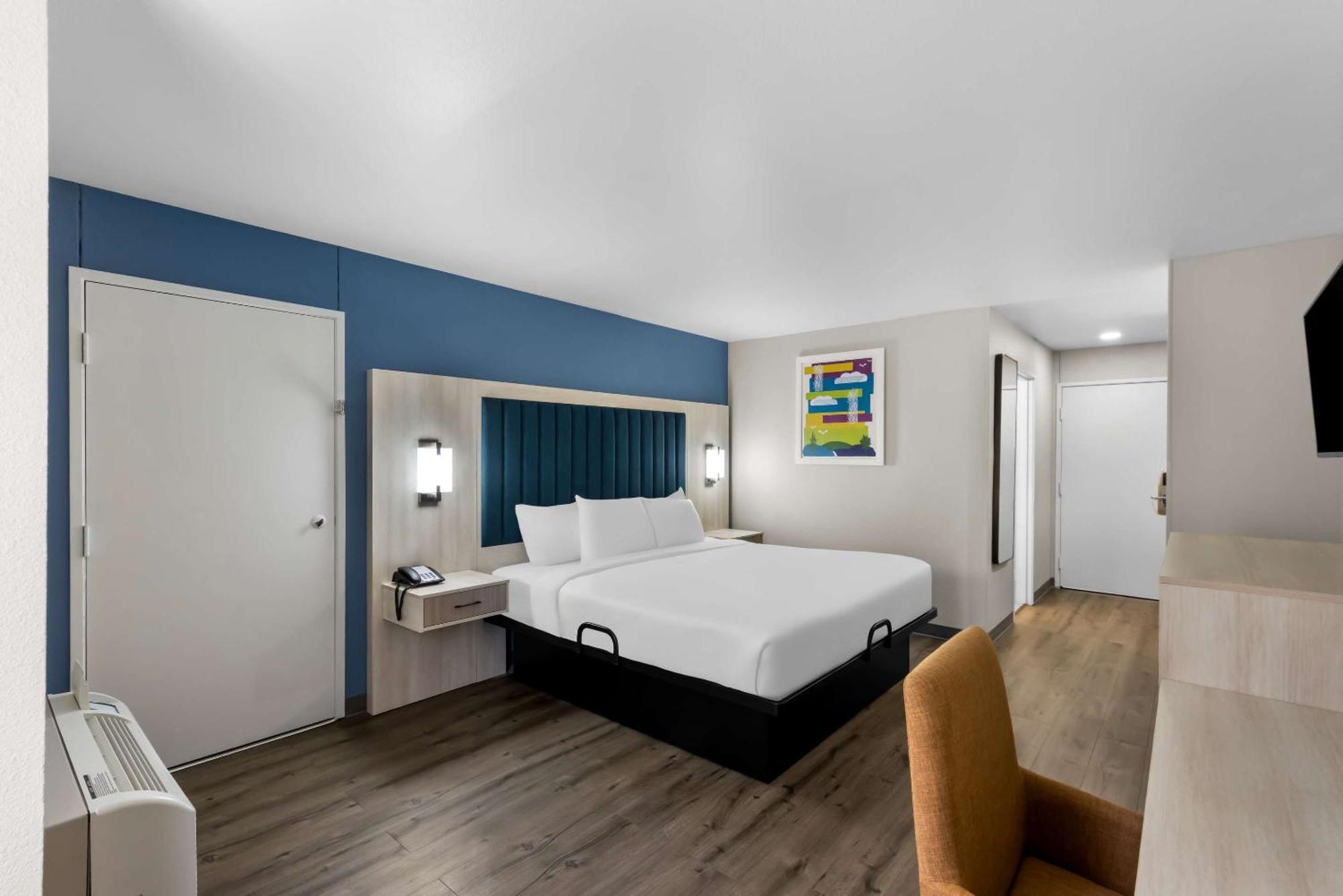 Park Inn By Radisson San Antonio Exterior photo